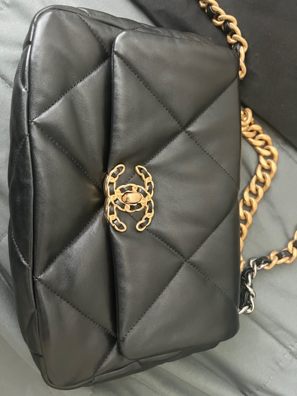 Chanel 19 Smal Lambskin